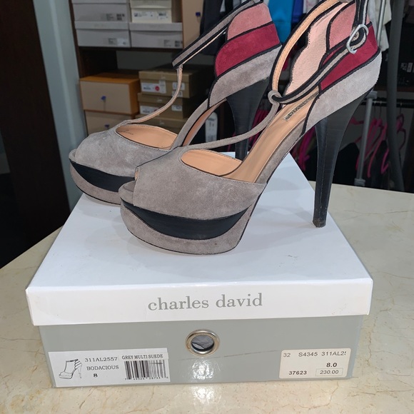 Charles David T-Trap Suede platform heel - Picture 3 of 6